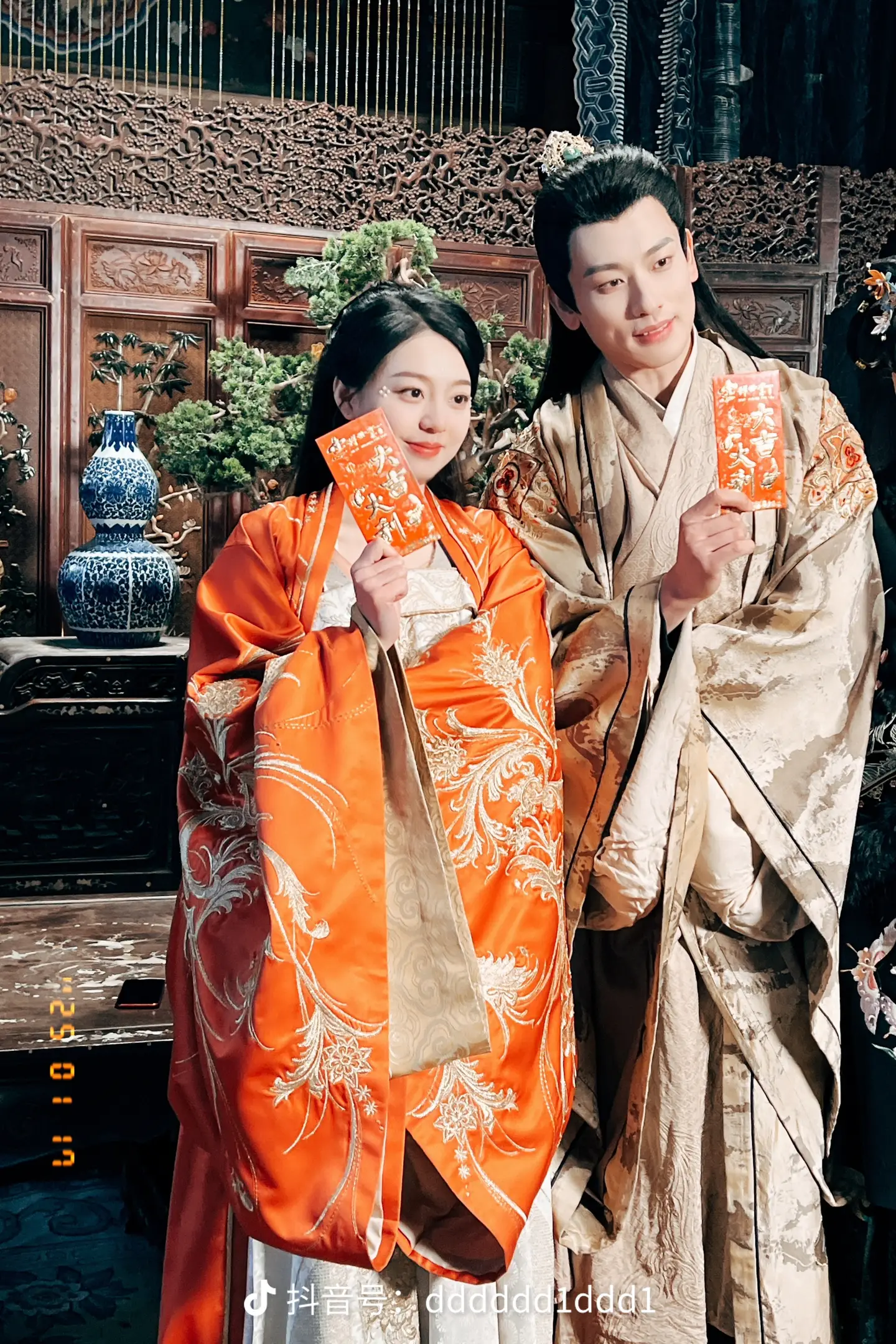 <em>锦</em>上添娇又逢春